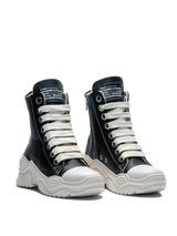 REBEL HIGH – Pelle