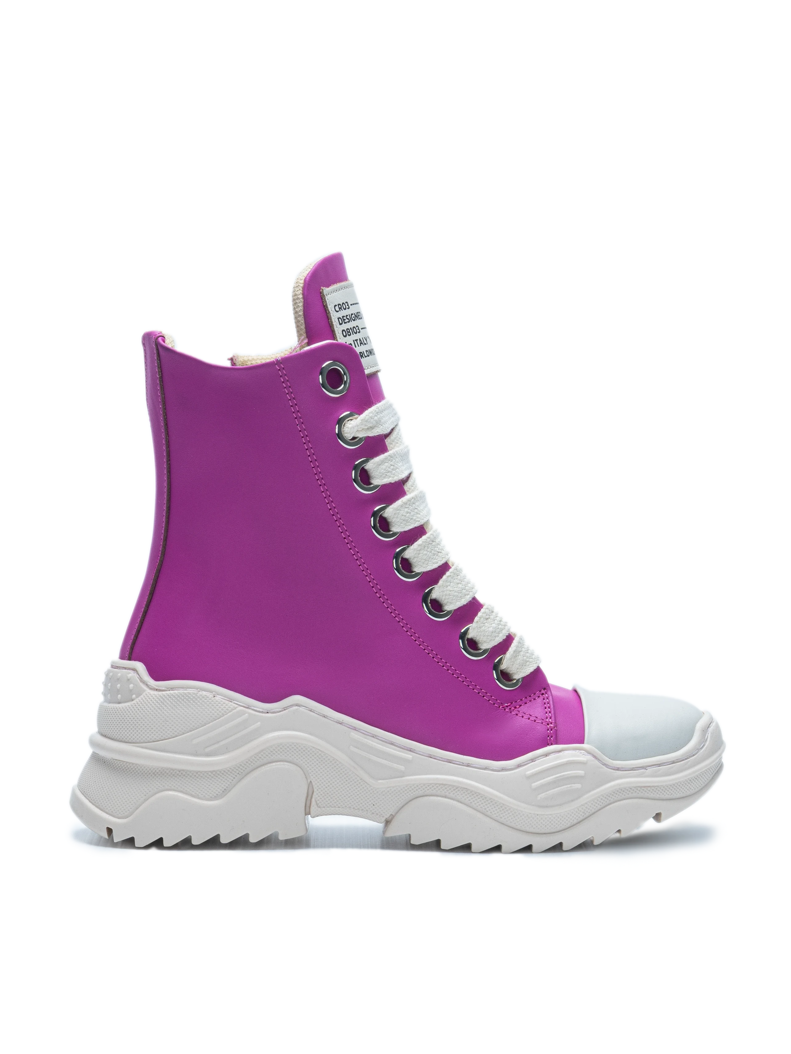 REBEL HIGH – Pelle