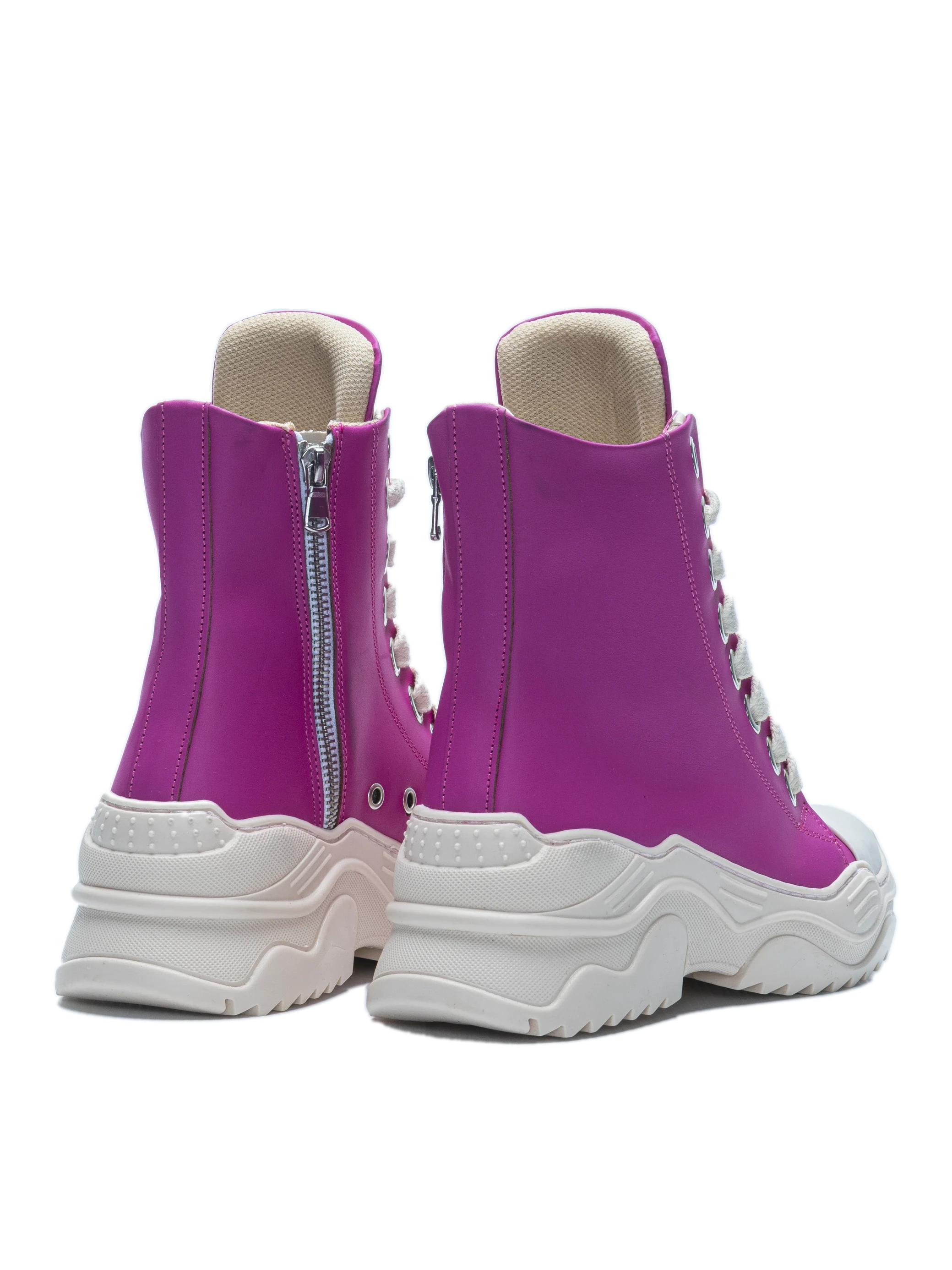 REBEL HIGH – Pelle