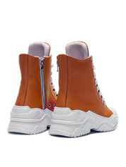 REBEL HIGH – Pelle